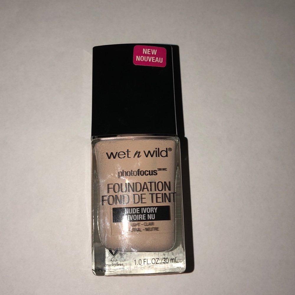 Bundle! Wet n wild and maybelline fountain